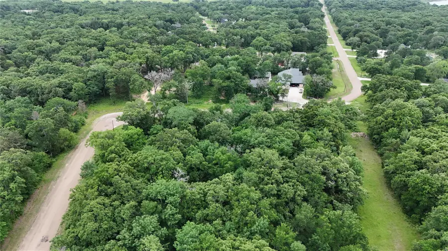 132 Oakmont Drive, Mabank, TX 75147 - Image #2