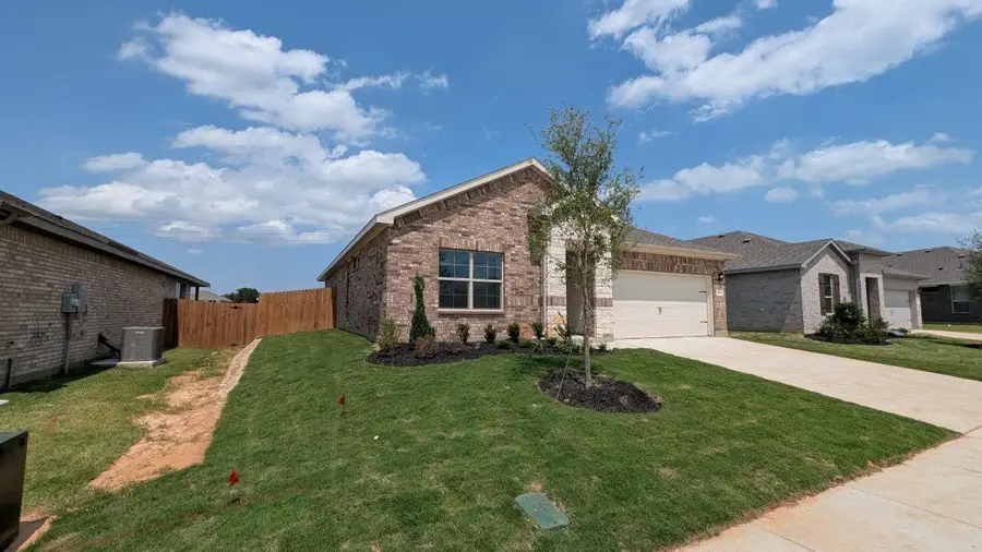 1021 Traction Trail, Cleburne, TX 76031 - Image #3