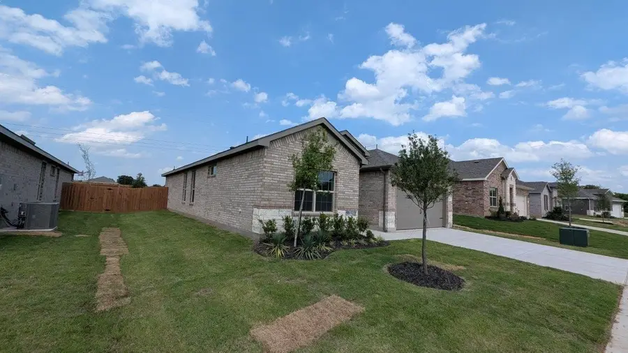 1017 Traction Trail, Cleburne, TX 76031 - Image #2