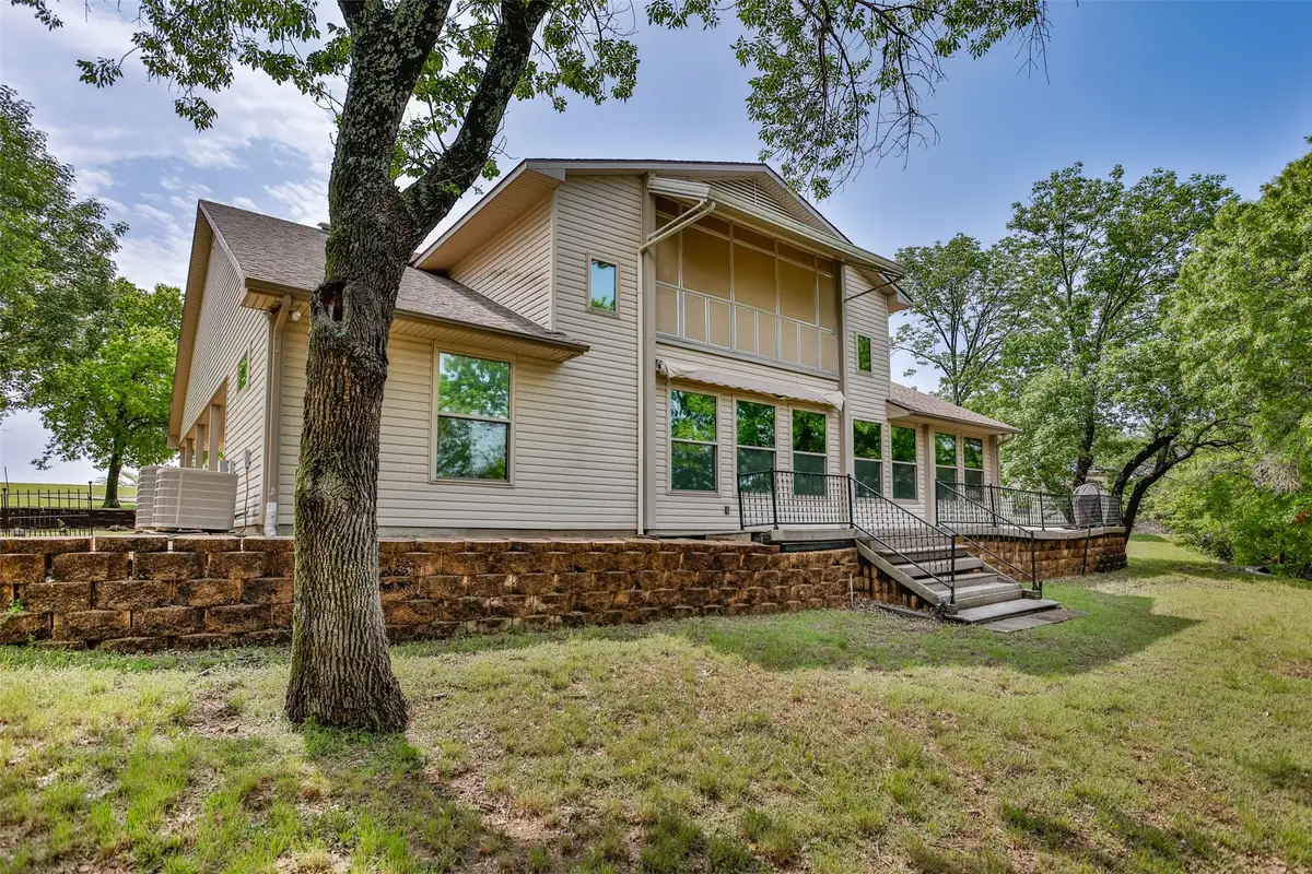 149 Red Oak, Gainesville, TX 76240 - Image #1