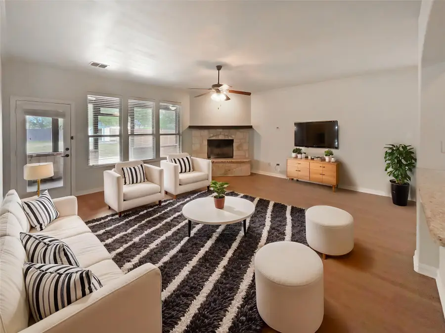 1005 Lake Hollow Drive, Little Elm, TX 75068 - Image #2