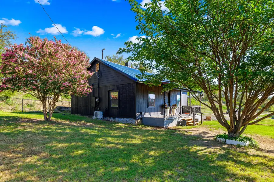 1550 S Stewart Street, Azle, TX 76020 - Image #2