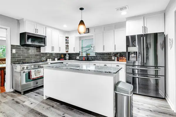 1201 W Avenue F, Garland, TX 75040