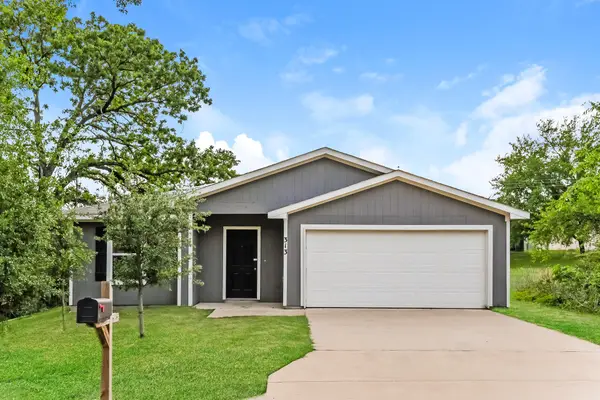 313 Bounding Main Street, Gun Barrel City, TX 75156