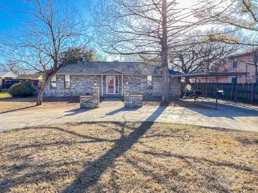 505 N Yosemite, Iowa Park, TX 76367 - Image #2