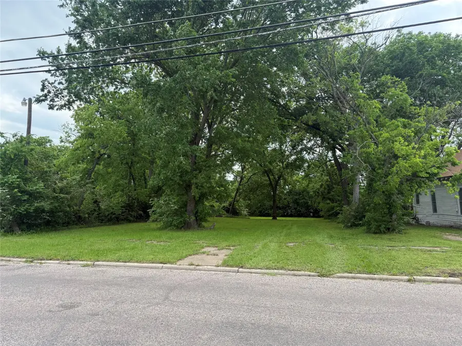 812 N Willow Street, Sherman, TX 75090 - Image #2