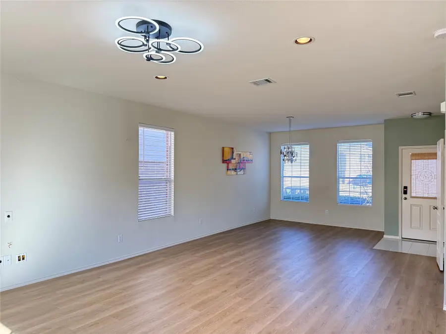 544 Crystal Springs Drive, Fort Worth, TX 76108 - Image #2