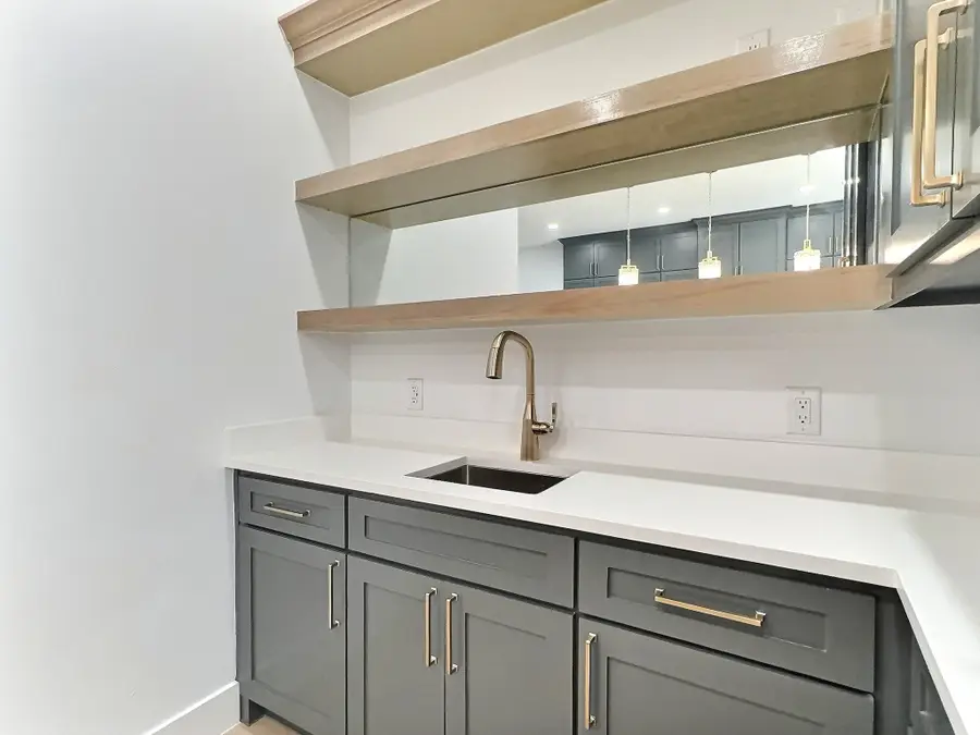 408 Vista Buena Trail, Fort Worth, TX 76111 - Image #3