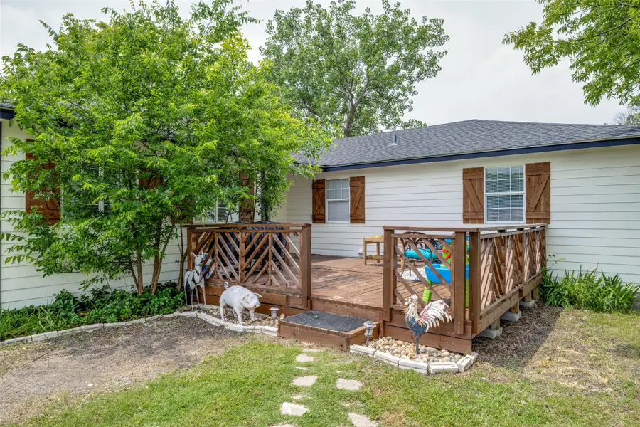 411 W Houston St, Leonard, TX 75452 - Image #2