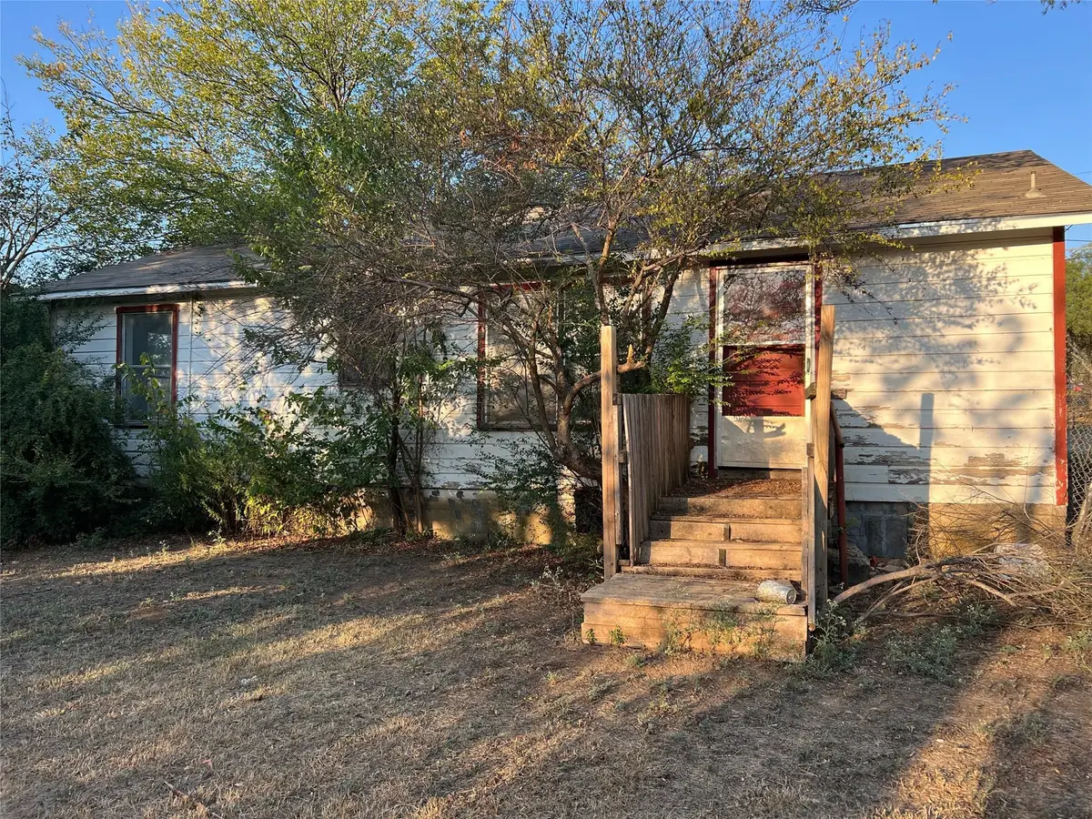 213 S 6th Street, Jacksboro, TX 76458 - Image #1