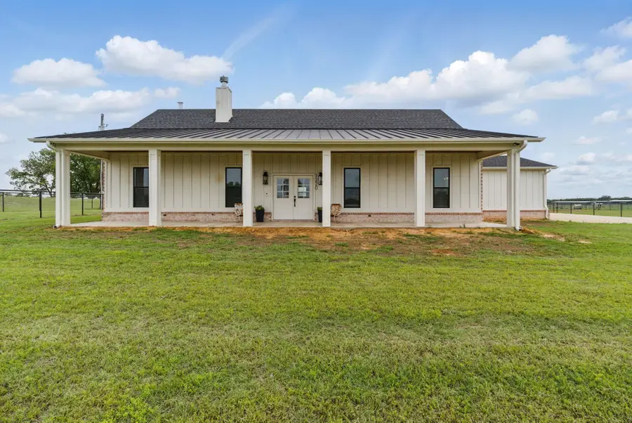 1220 Meadow Bend Circle, Stephenville, TX 76401 - Image #2