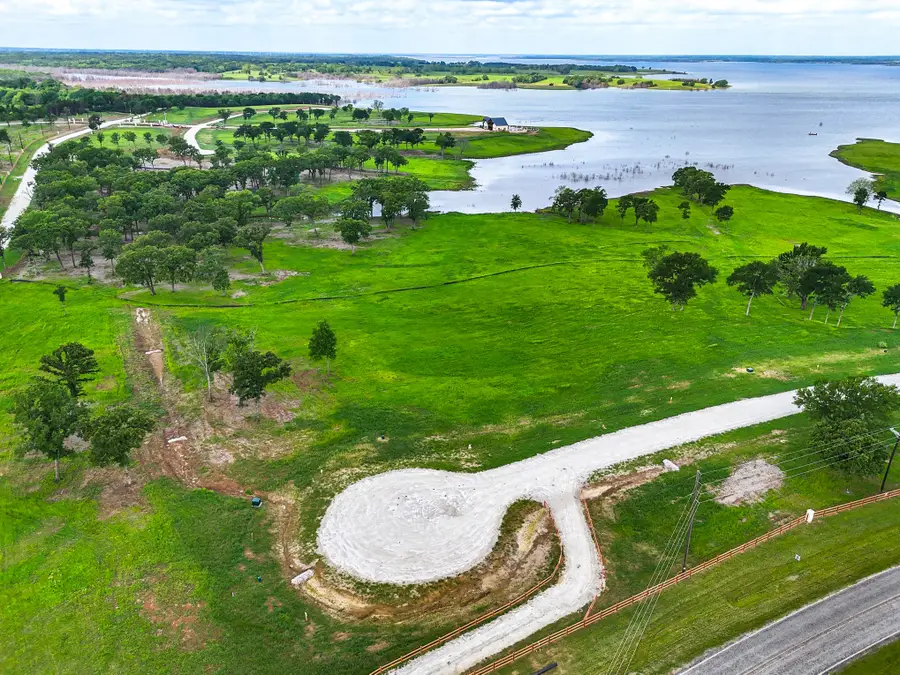 215 Lakeshore Terrace, Windom, TX 75492 - Image #2