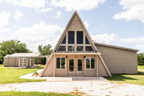 124 Greenhill Circle, Nocona, TX 76255