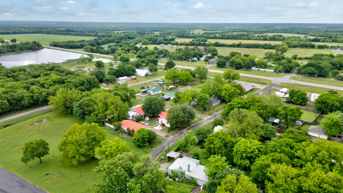 101 E Reed Street, Randolph, TX 75475 - Image #1