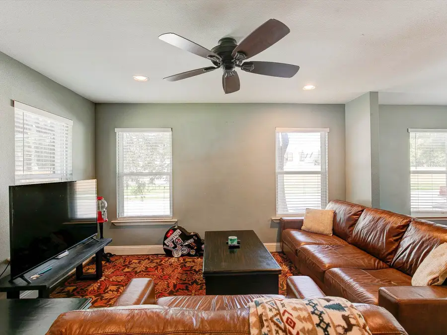 3201 Forest Park Boulevard, Fort Worth, TX 76110 - Image #2