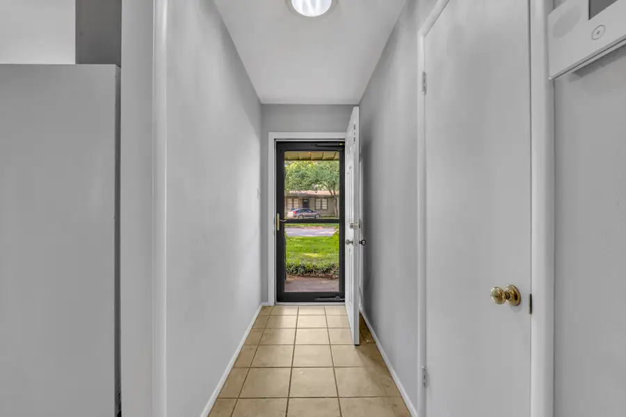 6324 Woodbine Drive, Fort Worth, TX 76112 - Image #3