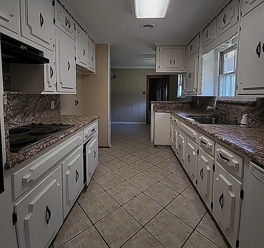 440 Wildwood Lane, Burleson, TX 76028 - Image #3