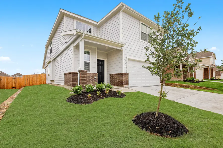 925 Rocket Plane Drive, Fort Worth, TX 76131 - Image #2