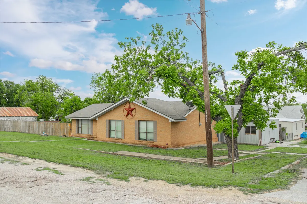 807 Avenue A, Santa Anna, TX 76878 - Image #1