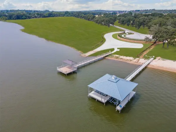 1556 Park Street, Azle, TX 76020