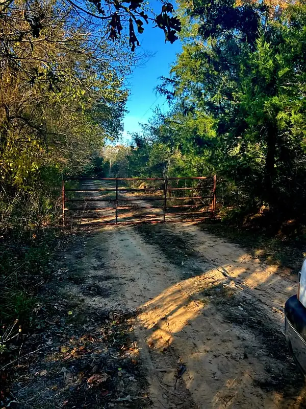 1912 County Road 4316 N, De Kalb, TX 75559