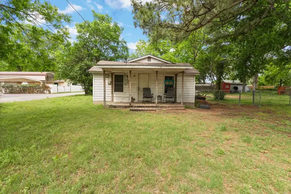 216 S Scott Street, Burleson, TX 76028