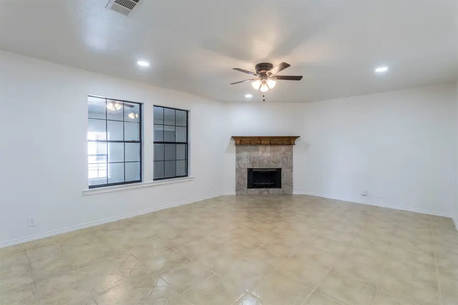 6517 Bob Hanger Street, Fort Worth, TX 76179 - Image #2