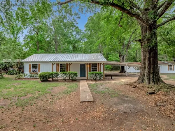 266 County Road 4011, Etoile, TX 75944