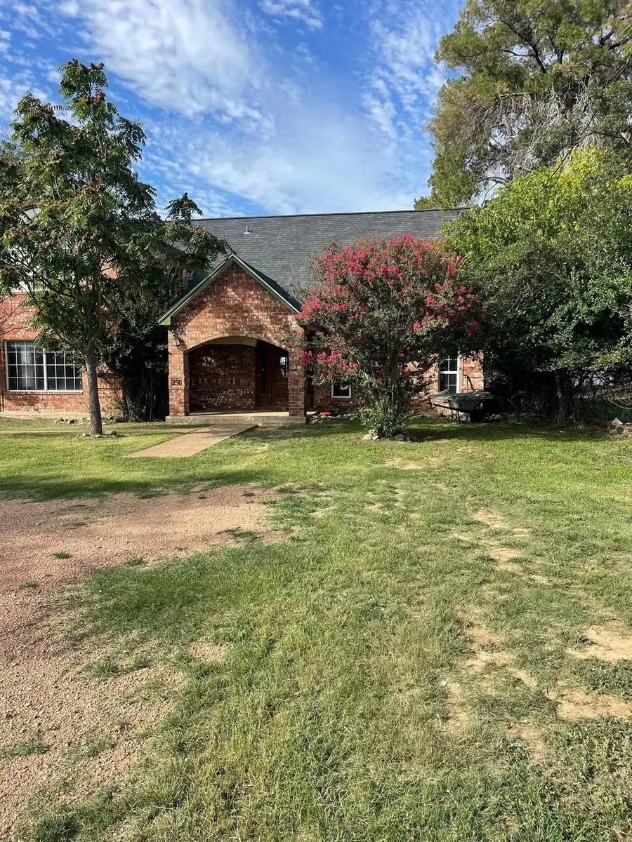 250 High Top Street, Brownwood, TX 76801 - Image #2