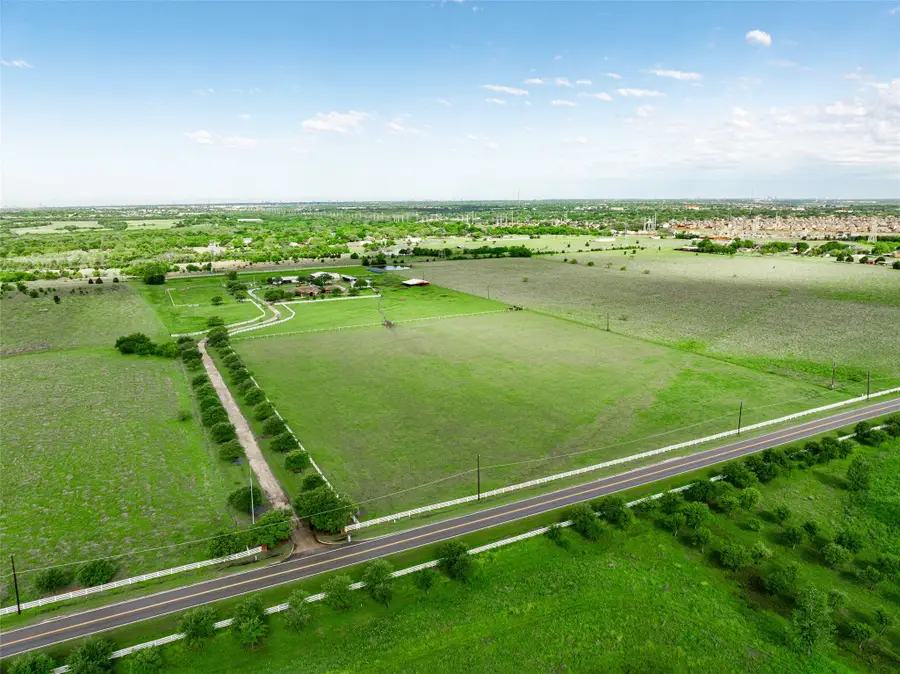 577 Polly Road, Sunnyvale, TX 75182 - Image #2