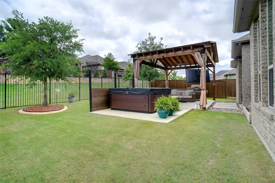 11370 Bull Head Lane, Justin Roanoke, TX 76262 - Image #3