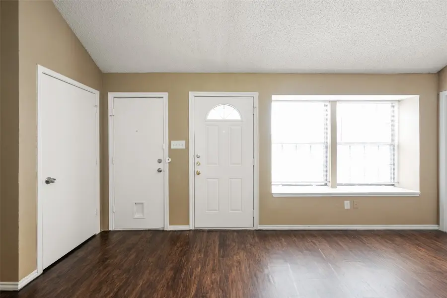 4756 Hollow Tree Drive, Arlington, TX 76018 - Image #3