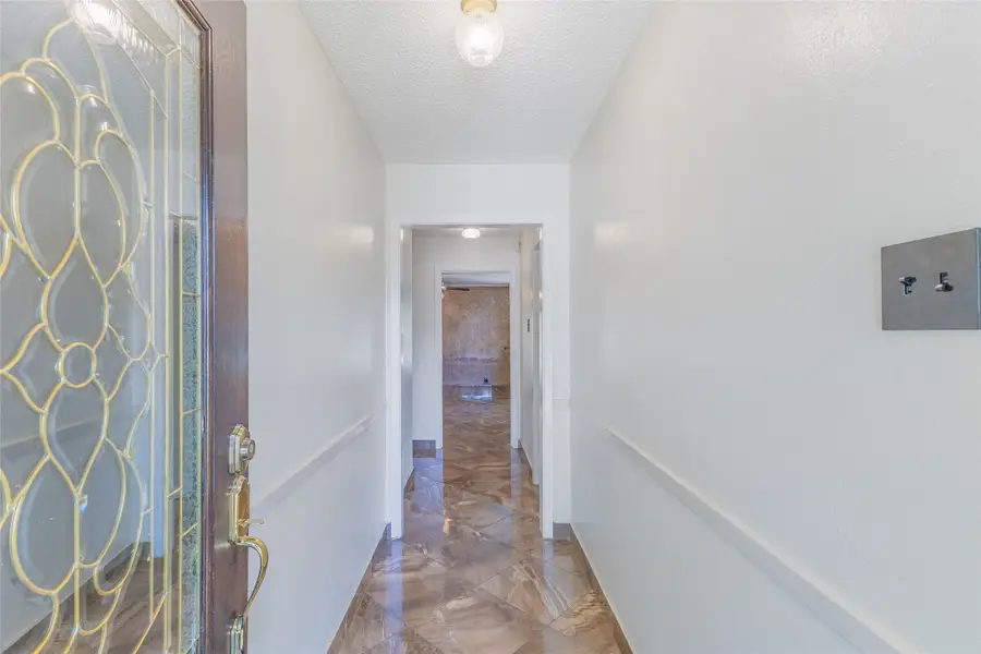 2418 Ingleside Drive, Grand Prairie, TX 75050 - Image #2