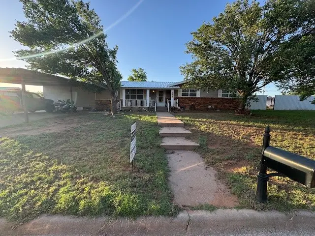 405 E Lee Street, Rotan, TX 79546 - Image #1