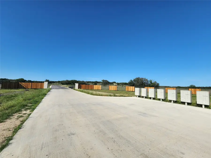 366 Yellowstone Drive, Oglesby, TX 76561 - Image #2