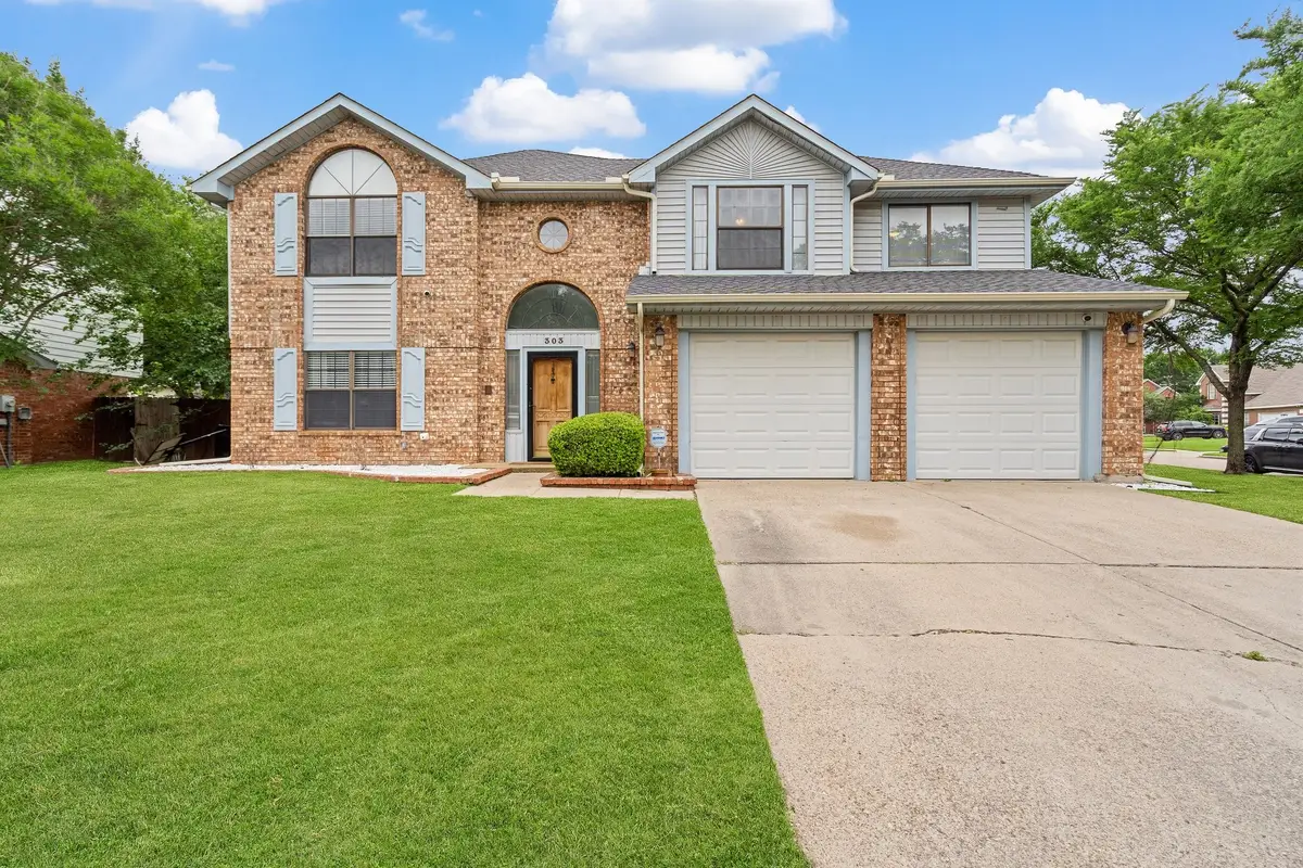 303 Hopewell Street, Grand Prairie, TX 75052 - Image #1