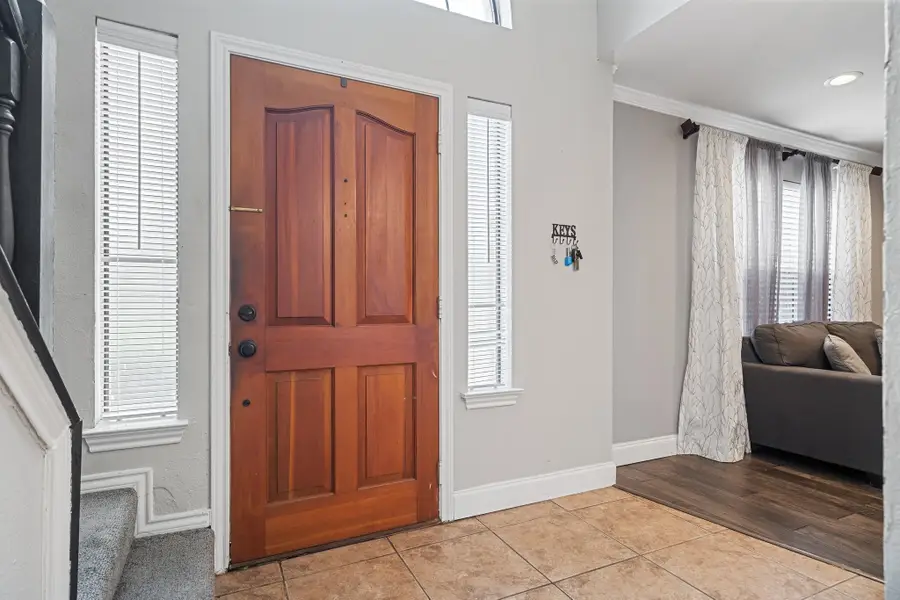 303 Hopewell Street, Grand Prairie, TX 75052 - Image #3