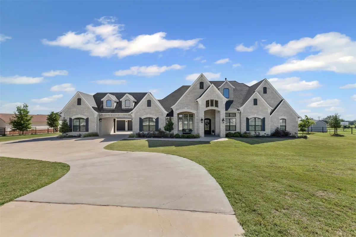 2201 Summerlin Court, Granbury, TX 76048 - Image #1