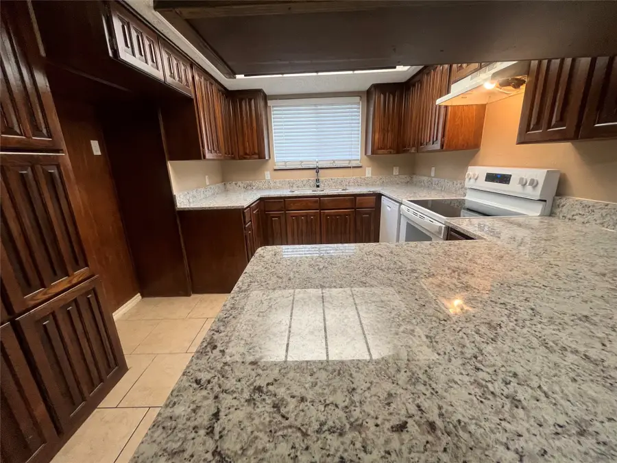 1054 Alicia Lane, Lancaster, TX 75134 - Image #3