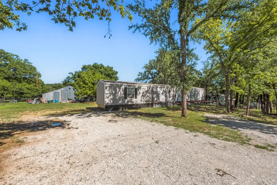 60 Tecumseh Road, Valley View, TX 76272 - Image #2