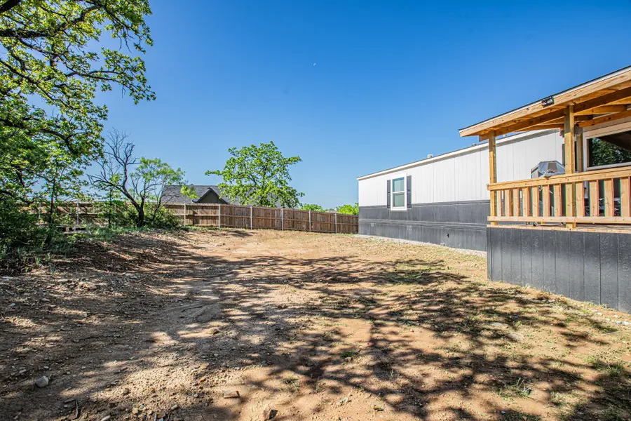 335 Overland Trail, Bridgeport, TX 76426 - Image #3