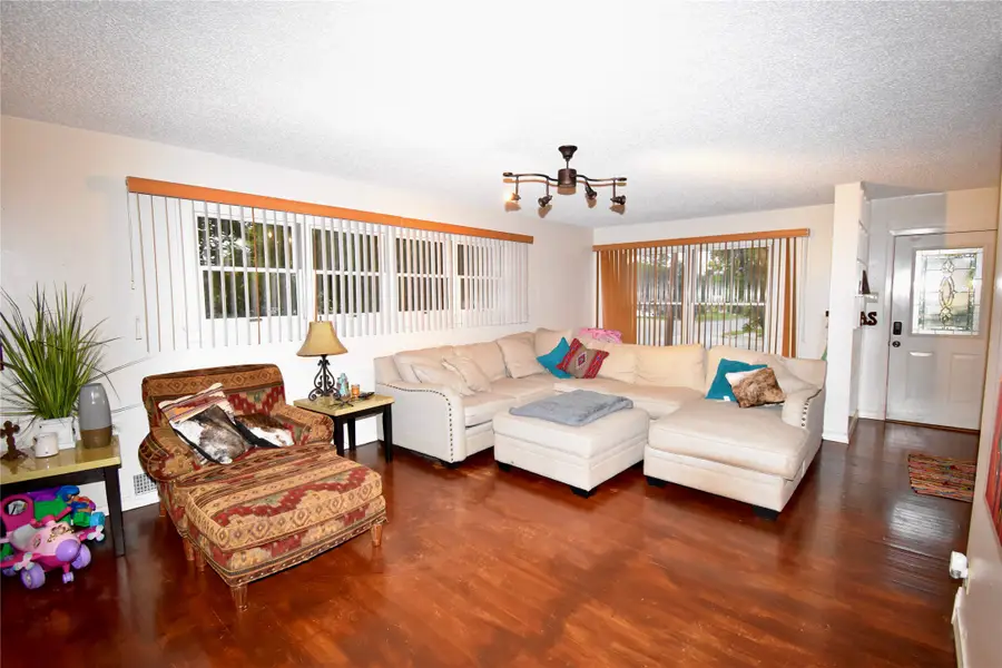 1900 S Walnut Street, Brady, TX 76825 - Image #2