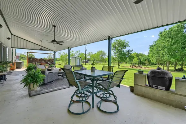 650 Scoggins Road, Tioga, TX 76271