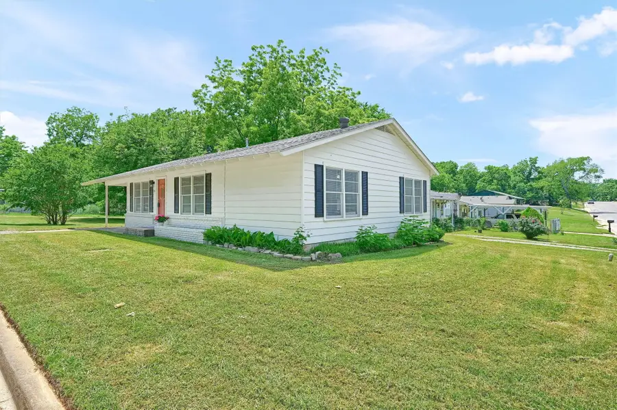 501 S Eddy Avenue, Denison, TX 75020 - Image #3