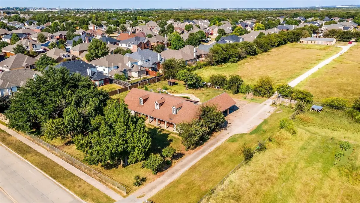6310 Webb Lynn Road, Grand Prairie, TX 75052 - Image #1