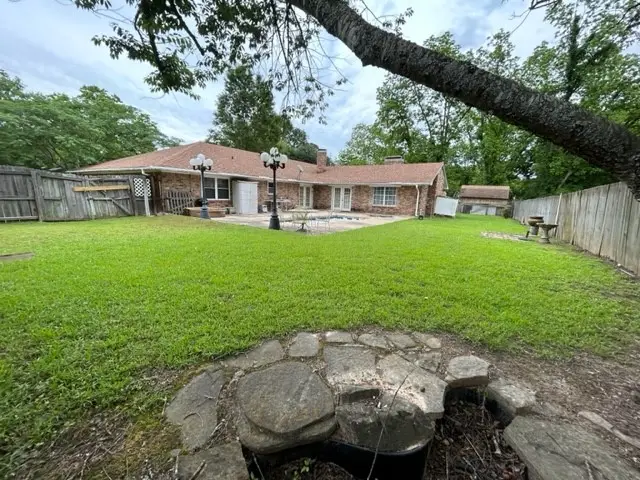 102 E Crockett Street, De Kalb, TX 75559 - Image #3