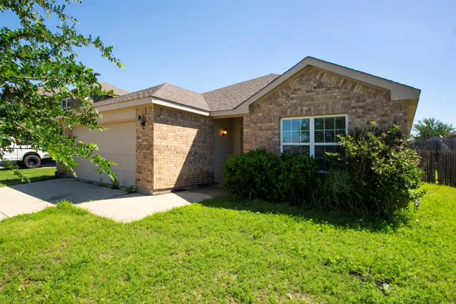 1407 Swan Ridge Drive, Sherman, TX 75092 - Image #2