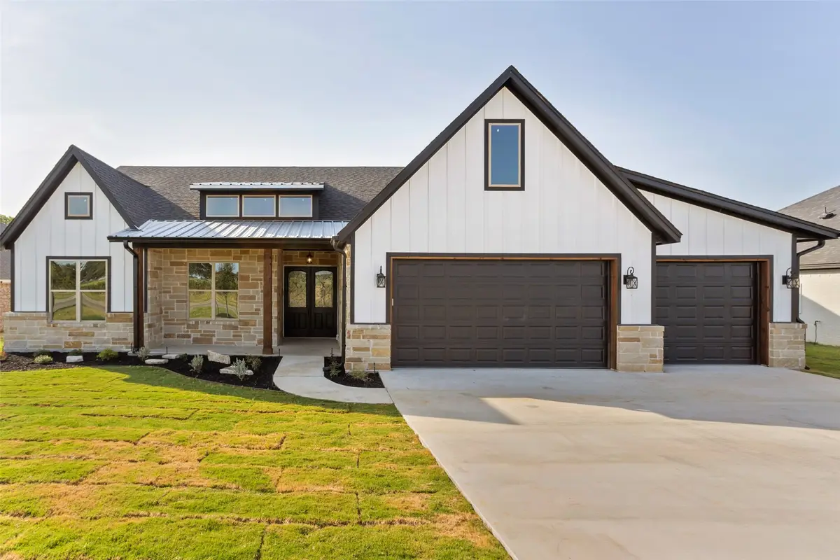 9008 Parkview Circle, Tolar, TX 76476 - Image #1