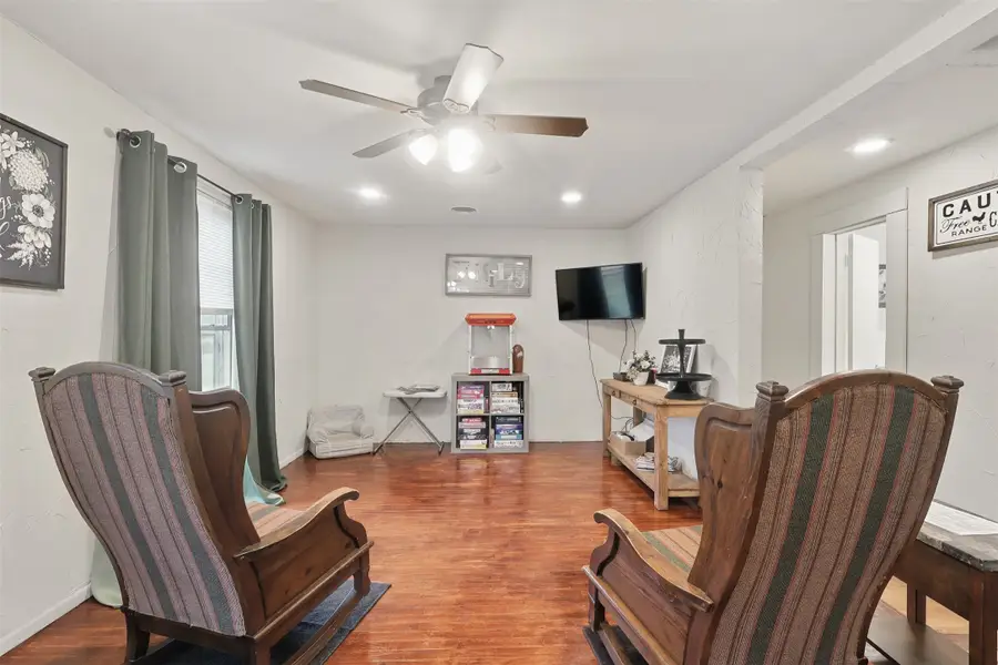 604 S Chestnut Street, Winnsboro, TX 75494 - Image #2