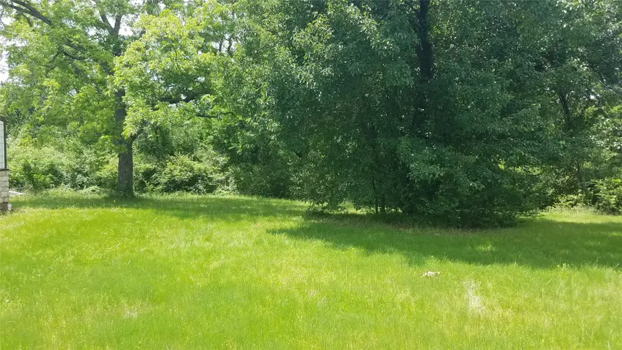 1901 S Woodlawn Boulevard, Denison, TX 75020 - Image #2